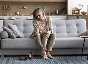 When Foot Pain Isn’t ‘Just Age’: Signs It’s Time to See a Specialist